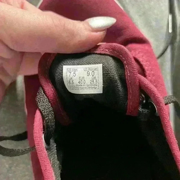 Maroon Lace Up Vans - Picture 10 of 11